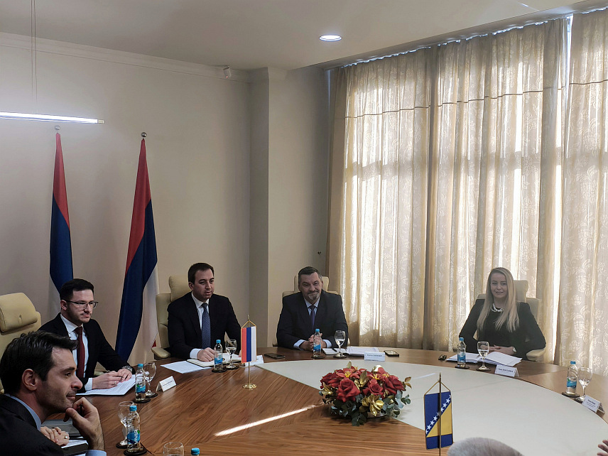 ИСТОЧНА ИЛИЏА, 20. ФЕБРУАРА /СРНА/ - Састанак министра правде Републике Српске Горана Селака са министром правде у Савјету министара Давором Бунозом и федералним министром правде Ведраном Шкобићем.