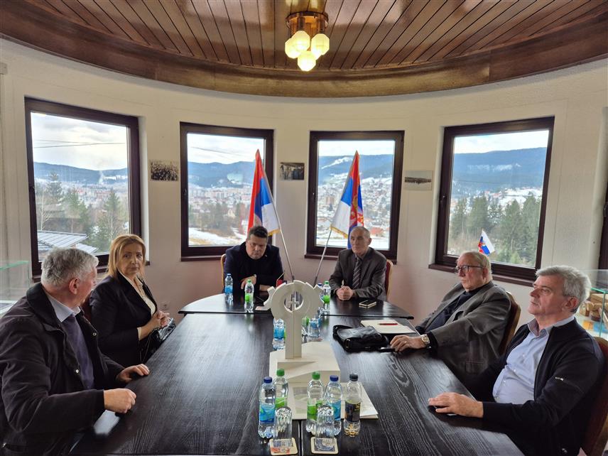 ПАЛЕ, 20. ФЕБРУАРА /СРНА/ - Предсједник Скупштине Ненад Стевандић на састанку са представницима Асоцијације "Ствараоци Републике Српске".