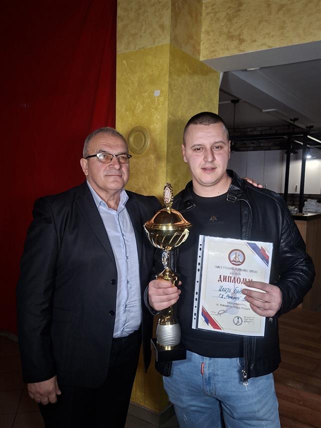 СОКОЛАЦ, 20. ФЕБРУАРА /СРНА/ - Гуслар Илија Бакмаз са Сокоца побједник је вечерашњег јубиларног 30. Сабора гуслара "Романијо, горо од јунака", који је одржан у овој општини.