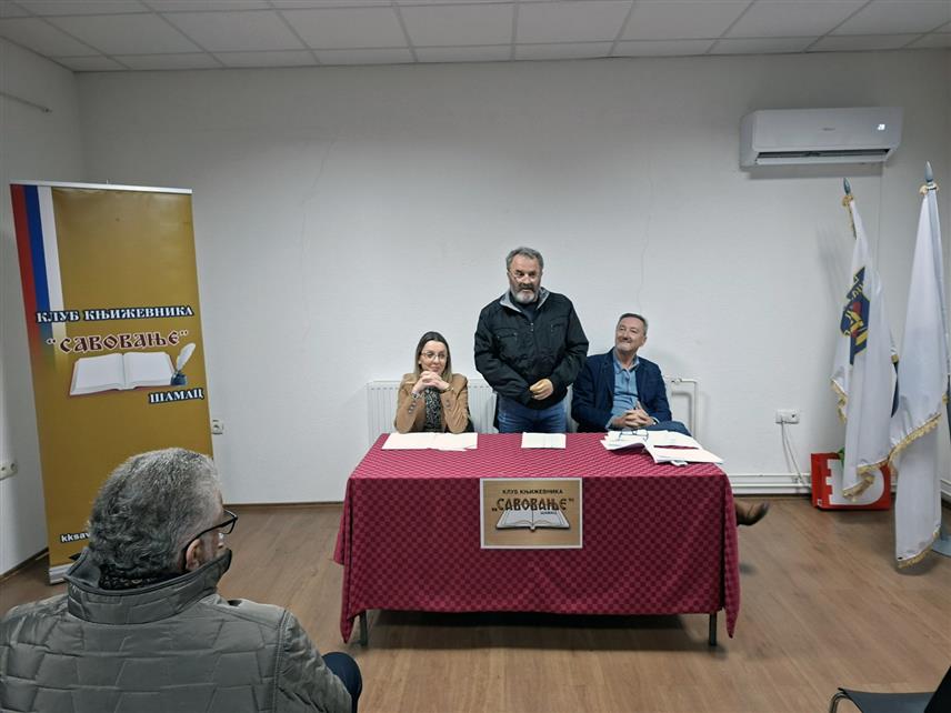 ШАМАЦ, 21. ФЕБРУАРА /СРНА/ - Предсједник Књижевног клуба "Савовање" Миладин Стојановић рекао је Срни да су прошле године издали 18 књига, те зборник са текстовима 50 писаца из Републике Српске, Србије и Црне Горе.