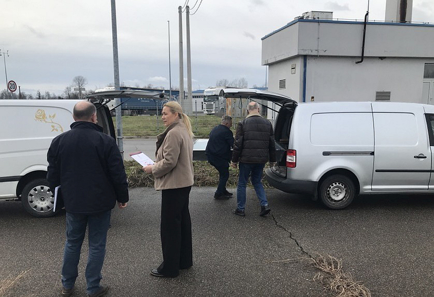 БЕОГРАД, 24. ФЕБРУАРА /СРНА/ - Комисија за нестала лица Владе Србије преузела је посмртне остатке особе страдале у избјегличкој колони током хрватске акције "Олуја" 1995. године, која је била покопана у Босанском Петровцу.