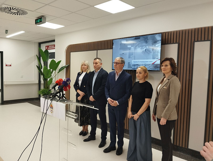 TРЕБИЊЕ, 26. ФЕБРУАРА /СРНА/ - Министарство здравља и социјалне заштите Републике Српске сутра ће издати дозволу за рад требињске Болнице у новом објекту у Придворцима, а пресељење ће се обавити током предстојећег викенда, како би пацијенти од почетка сљедеће седмице могли да се јављају у нову зграду, најављено је данас на конференцији за новинаре у Требињу.