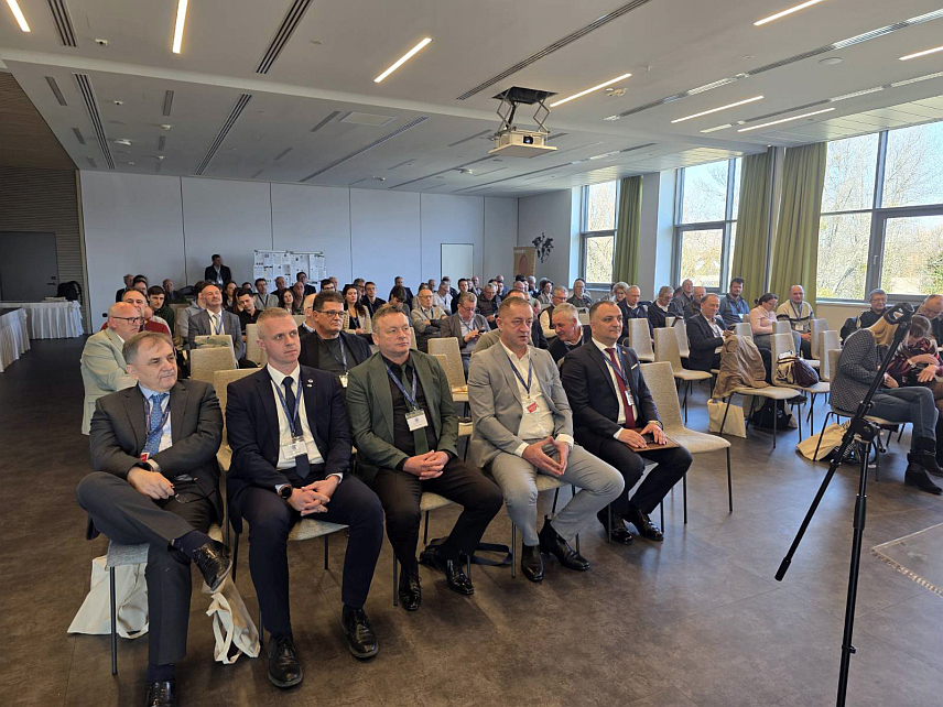 КЕСТХЕЉ, 26. ФЕБРУАРА /СРНА/ - Помоћник министра за ветеринарство Републике Српске Негослав Лукић учествује на Панонској конференцији ветеринара у мађарском граду Кестхељу.