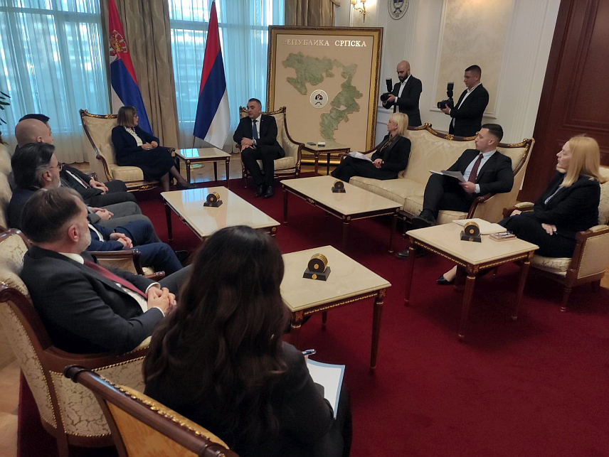 БАЊАЛУКА, 27. ФЕБРУАРА /СРНА/ - Премијер Републике Српске Саво Минић састао се са предсједником Покрајинске владе Војводине Мајом Гојковић.