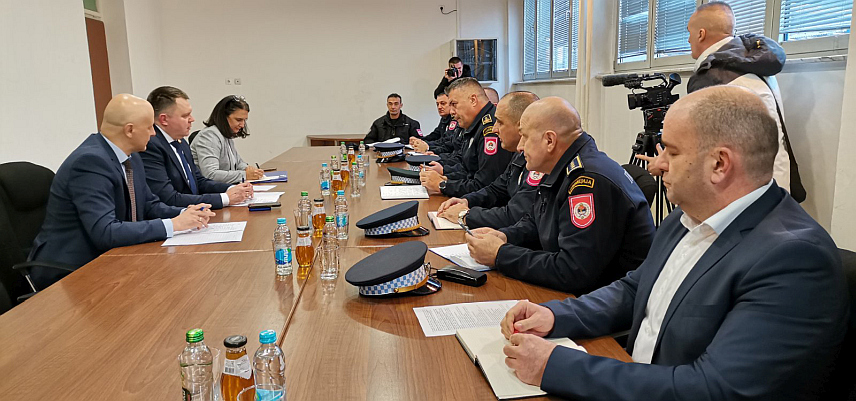 ДОБОЈ, 2. ФЕБРУАРА /СРНА/ - Министар унутрашњих послова Републике Српске Жељко Будимир са руководством добојске Полицијске управе, којем је присуствовао и директор Полиције Српске Синиша Кострешевић.