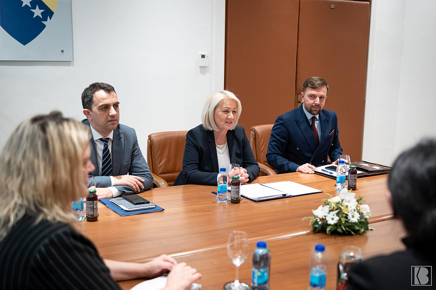 САРАЈЕВО, 3. ФЕБРУАРА /СРНА/ - Предсједавајућа Савјета министара Борјана Кришто разговарала је са отправником послова Амбасаде САД Џоном Гинкелом.