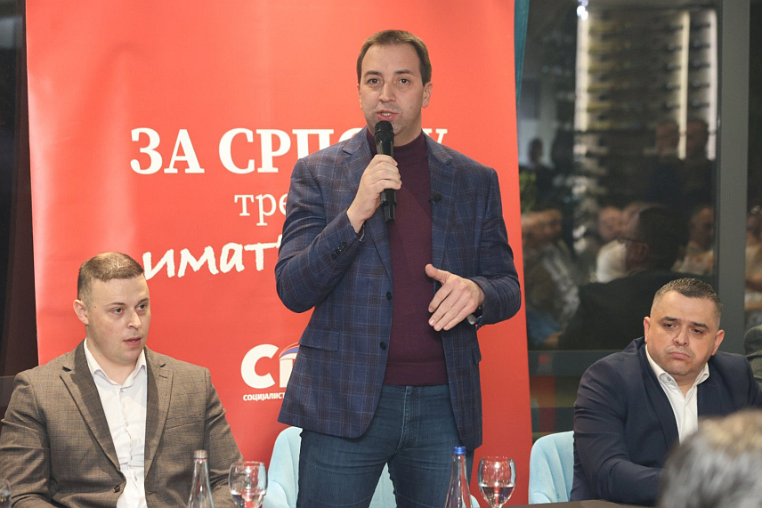 ЛАКТАШИ, 3. ФЕБРУАРА /СРНА/ - Предсједник Социјалистичке партије Српске /СПС/ Горан Селак у обраћању присутнима у Лакташима гдје је одржан састанак и дружење чланова странке.