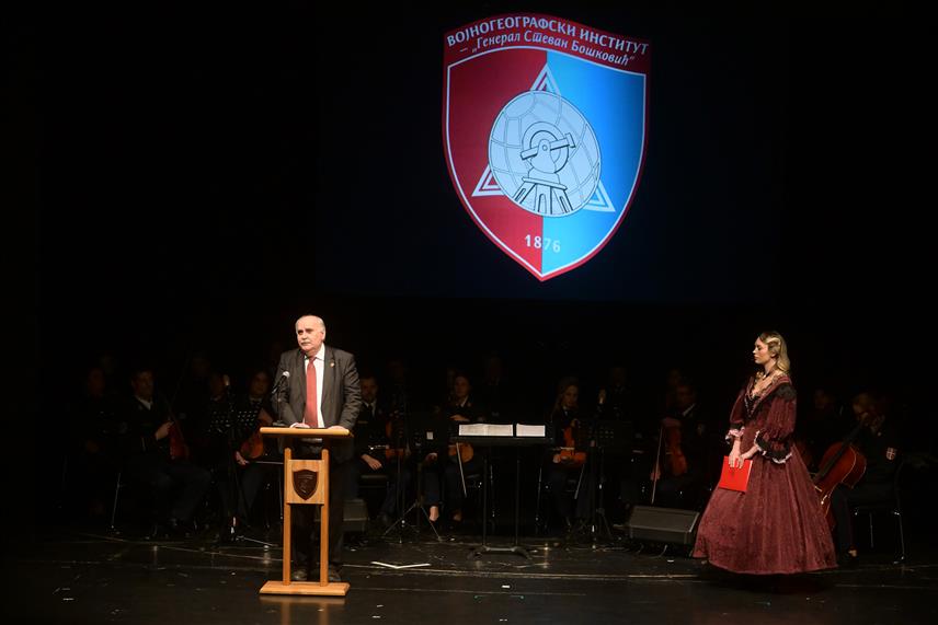 БЕОГРАД, 4. ФЕБРУАРА /СРНА/ - Свечана академија поводом обиљежавања Дана Војногеографског института "Генерал Стеван Бошковић" и Дана геодетске службе Војске Србије, као и јубиларних 150 година постојања тог института, одржана је у Београдском драмском позоришту у Београду.