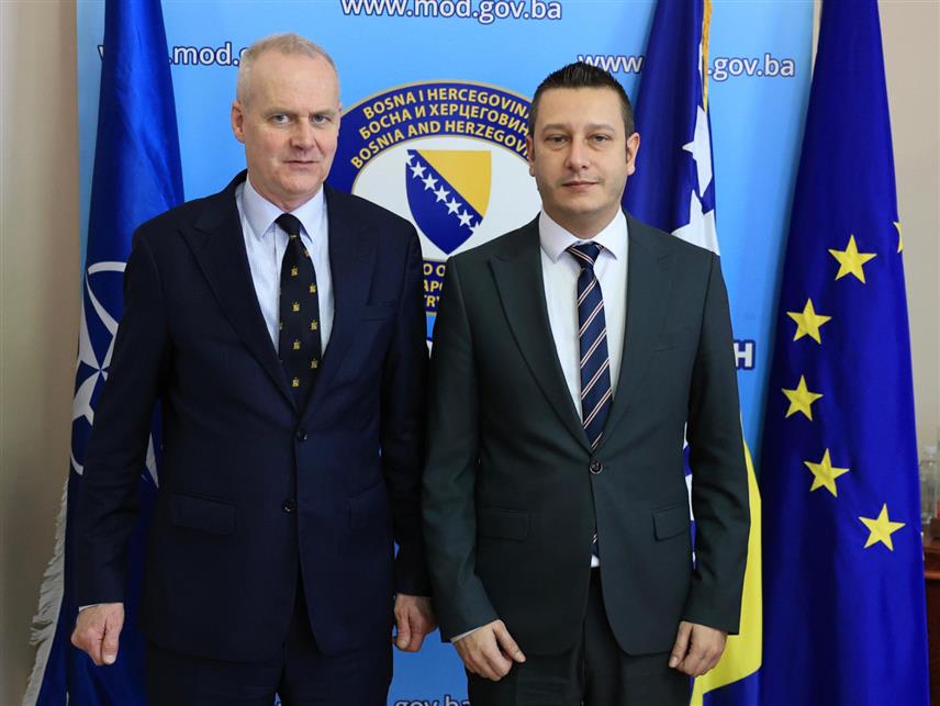 САРАЈЕВО, 5. ФЕБРУАРА /СРНА/ - Замјеник министaр одбране у Савјету министара Александар Гогановић са помоћником генералног секретара Алијансе Борисом Ругеом.