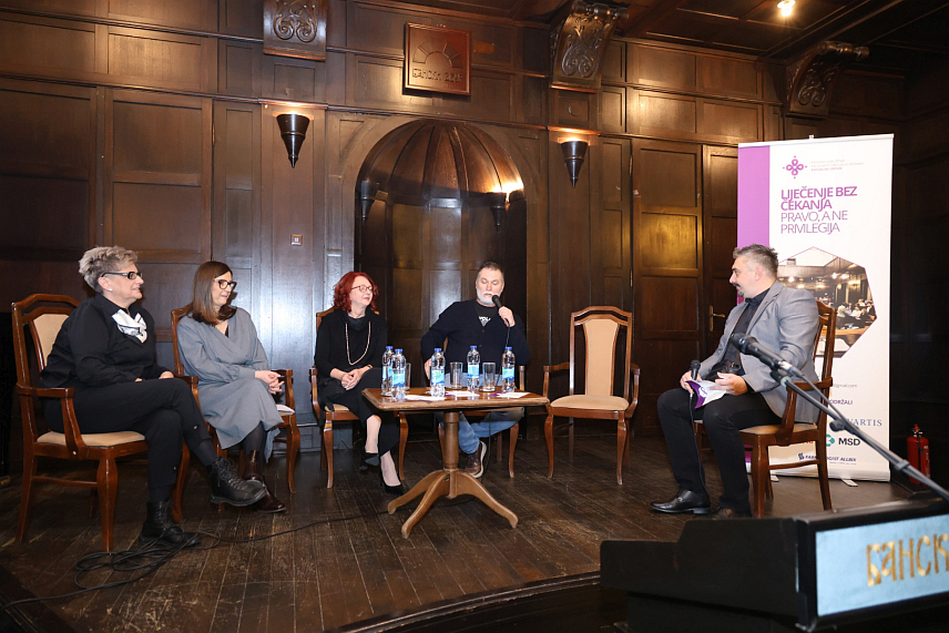 БАЊАЛУКА, 6. ФЕБРУАРА /СРНА/ - У Републици Српској тренутно је на листи чекања иновативне терапије 175 онколошких пацијената, а будући да је вријеме кључан фактор за њихову успјешну борбу убрзано треба омогућити да не чекају, речено је данас у Бањалуци на Првој конференцији пацијената обољелих од рака у Српској. /Фото - Борислав Здриња/