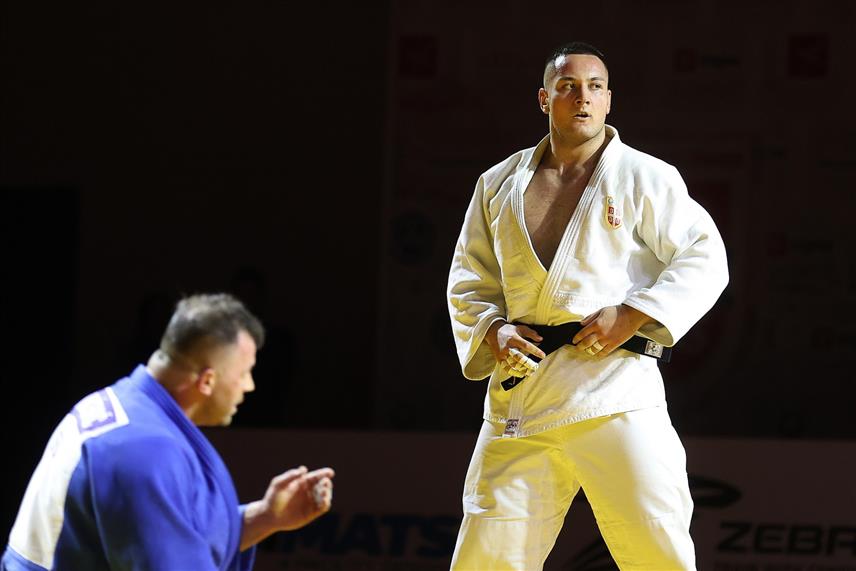 ИСТОЧНО САРАЈЕВО, 6. ФЕБРУАРА /СРНА/ - Џудиста из Источног Сарајева Игор Врачар, који наступа за репрезентацију Србије, освојио је бронзану медаљу у категорији изнад 100 килограма на европском купу у Софији.