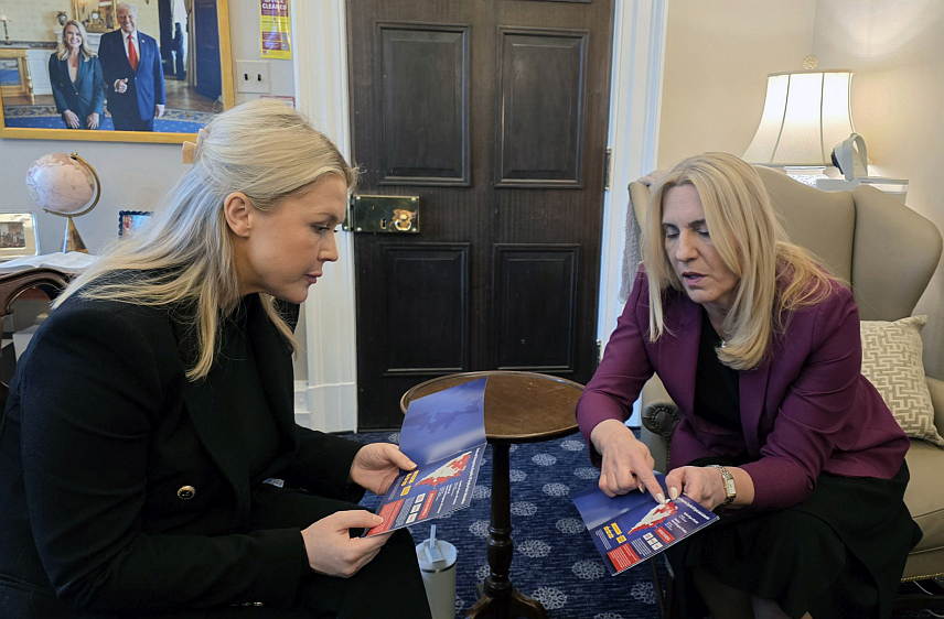 ВАШИНГТОН, 6. ФЕБРУАРА /СРНА/ - Српски члан Предсједништва БиХ Жељка Цвијановић, лидер СНСД-а Милорад Додик и в.д. предсједника Републике Српске Ана Тришић Бабић састали су се данас у Бијелој кући са Каролин Ливит, прес-секретаром америчког предсједника Доналда Трампа.