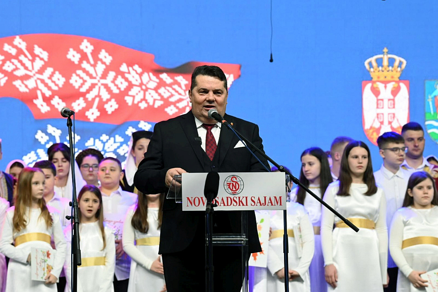 НОВИ САД, 8. ФЕБРУАРА /СРНА/ - Предсједник Народне скупштине Републике Српске Ненад Стевандић поручио је данас у Новом Саду да су Срби скупо платили своју државност да би је рушили они који о томе не знају ништа и који не праве разлику између државе и политичке личности која им се не свиђа.