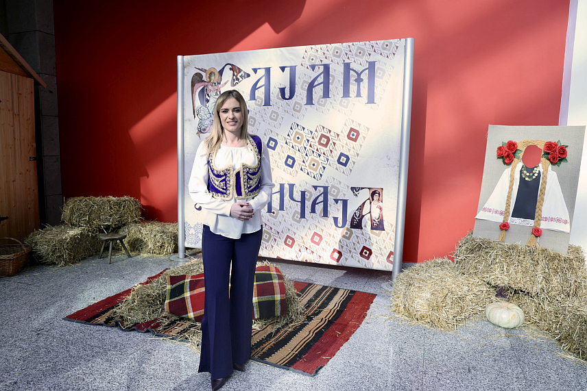 БЕОГРАД/НОВИ САД, 8. ФЕБРУАРА /СРНА/ - Министар за рад, запошљавање, борачка и социјална питања Србије Милица Ђурђевић Стаменковски на Сајму завичаја у Новом Саду.