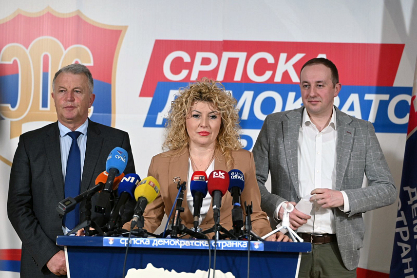 БАЊАЛУКА, 8. ФЕБРУАРА /СРНА/ - Посланик СДС-а у Народној скупштини Републике Српске Мирјана Орашанин сматра да је данашњи изборни дан у Републици Српској требало да буде стуб демократије, јер је изборни процес основа демократског друштва.