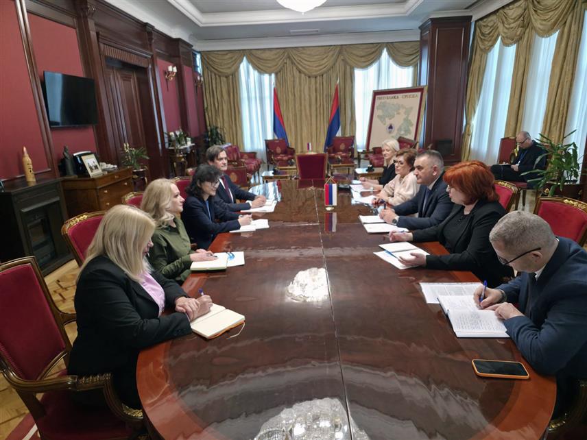 БАЊАЛУКА, 10. МАРТА /СРНА/ - На састанку премијера Републике Српске Саве Минића са регионалним директором Свјетске банке за Западни Балкан Сјаоћинг Ју договорен је наставак сарадње на бази техничких тимова Владе Српске и те банке, који ће заједно радити на дефинисању конкретних пројеката, као и модалитетима њиховог финансирања и начина реализације.