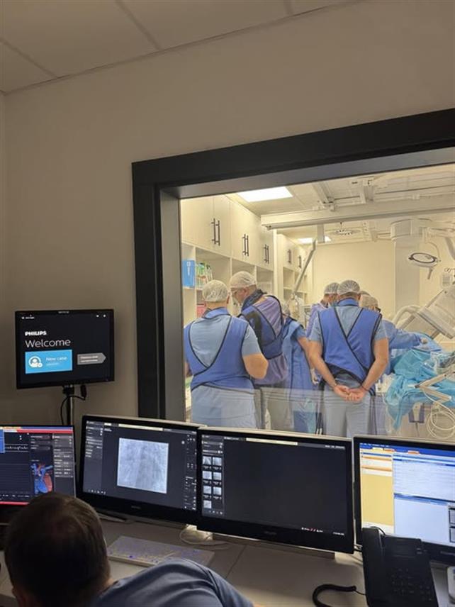 TРЕБИЊЕ, 11. МАРTА /СРНА/ - У новој требињској Болници "Свети архиђакон Стефан - 9. јануар" изведена је прва комерцијална дијагностичка процедура код пацијента из Црне Горе, а све је протекло уредно и без компликација.