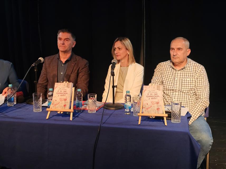 ИСТОЧНО НОВО САРАЈЕВО, 12. МАРТА /СРНА/ - Књига "И то смо преживјели, у инат!" аутора Зорана Станојевића, која кроз кратке приче доноси свједочанства о ратним дешавањима и животу српских бораца током протеклог рата, промовисана је вечерас у Источном Новом Сарајеву.