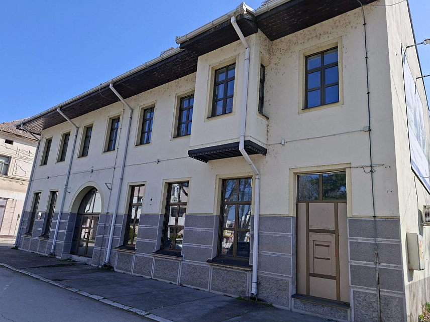 ШАМАЦ, 13. МАРТА /СРНА/ - Општина Шамац почела је реконструкцију објекта некадашње Службе друштвеног књиговодства, једног од симбола ове локалне заједнице.