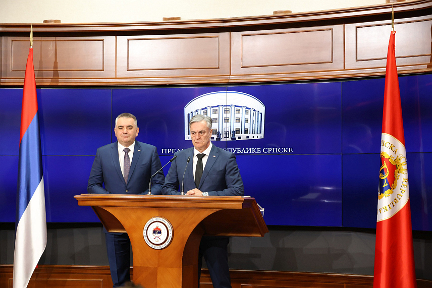 БАЊАЛУКА, 17. МАРТА /СРНА/ - Предсједник Републике Српске Синиша Карана на конференцији за новинаре у Бањалуци. /Фото - Борислав Здриња/