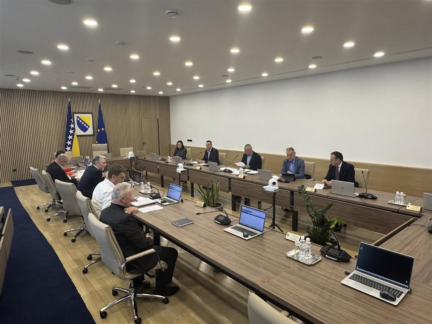 САРАЈЕВО, 17. МАРТА /СРНА/ - Састанак Радне групе за координацију активности у вези са питањем боравка возача из БиХ у Шенген зони у Сарајеву.