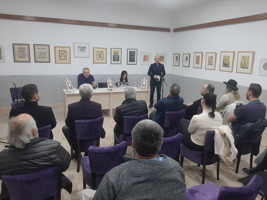 ФОЧА, 20. МАРТА /СРНА/ - У фочанском Центру за културу и информисање одржано је пјесничко вече "У сусрет Свјетском дану поезије" на којем је своје стихове казивао пјесник Огњен Кандић из Источног Сарајева.