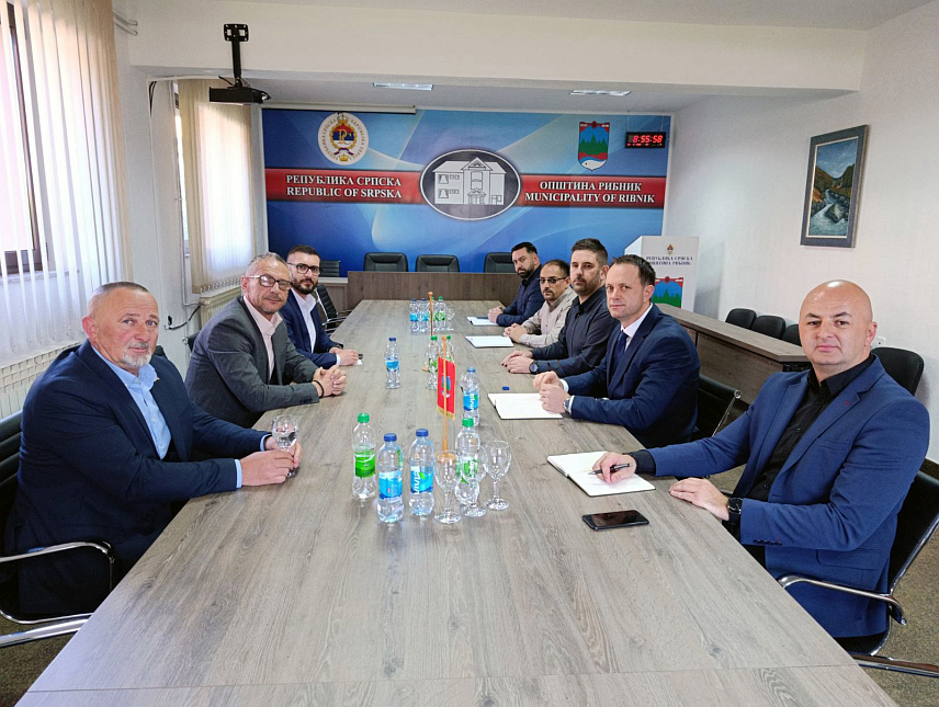 РИБНИК, 20. МАРТА /СРНА/ - Састанак министра рада и борачко-инвалидске заштите Републике Српске Радана Остојића са начелником општине Рибник Душком Дакићем.	
