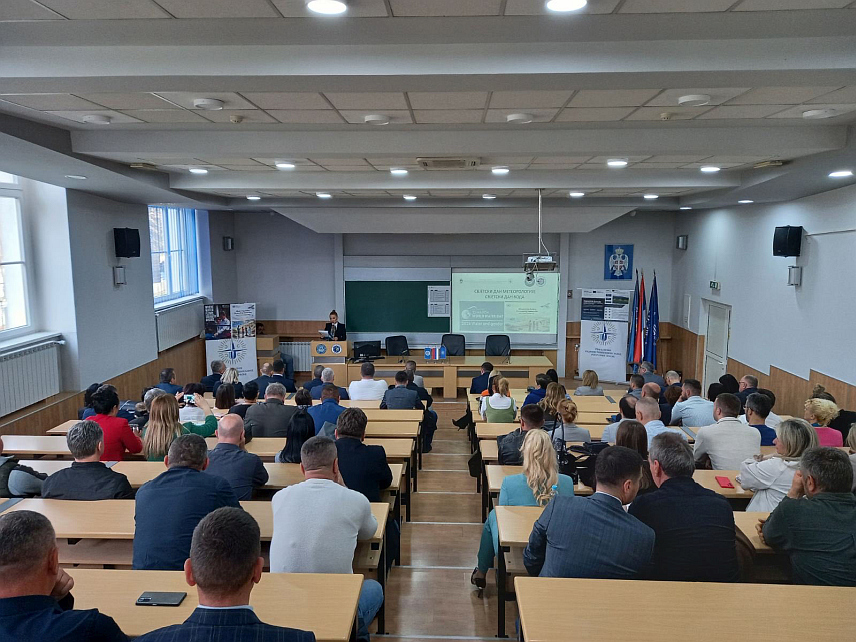 БАЊАЛУКА, 20. МАРТА /СРНА/ - На Природно-математичком факултету Универзитета у Бањалуци данас је одржана конференција којом је обиљежен Свјетски дан вода и Свјетски метеоролошки дан.