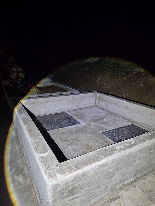 ЛОПАРЕ, 20. МАРТА /СРНА/ - Општински одбор СНСД-а Лопаре затражио је након сазнања да се у овој локалној заједници припрема депонија за медицински отпад да начелник општине Радо Савић одмах поднесе оставку.