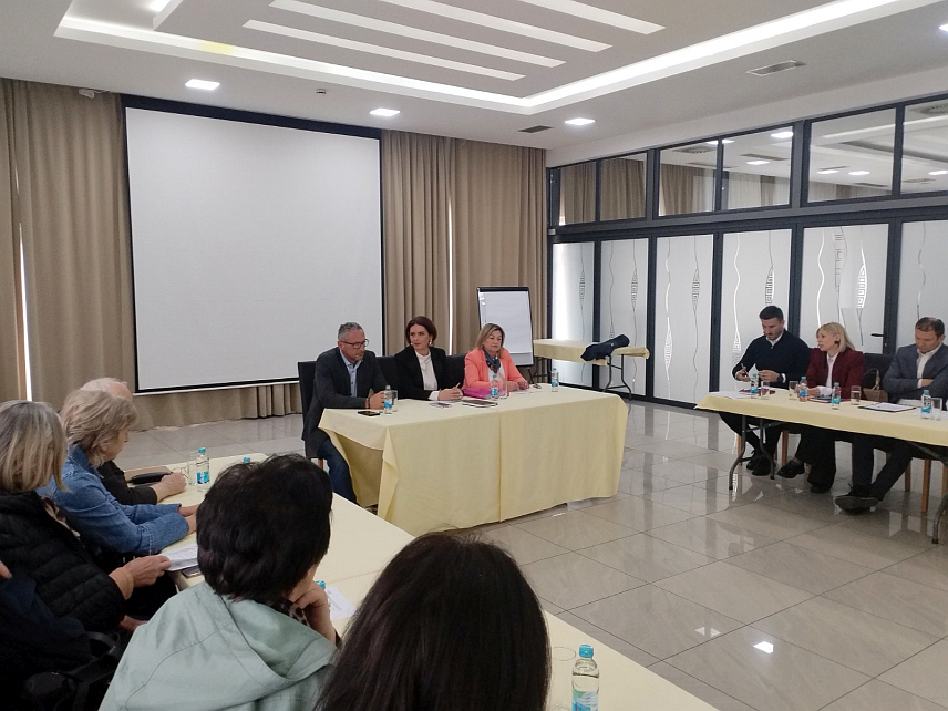 БИЈЕЉИНА, 21. МАРТА /СРНА/ - Министар рада и борачко-инвалидске заштите Републике Српске Радан Остојић и предсједник Републичке организације породица заробљених, погинулих бораца и несталих цивила Исидора Граорац, присуствовали су данас у Бијељини сједници Предсједништва Републичке организације породица заробљених и погинулих бораца и несталих цивила.