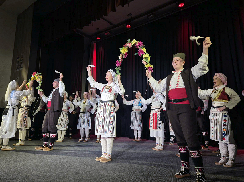 ПАЛЕ, 23. МАРТА /СРНА/ - Концертом у Културном центру Пале, Културно-умјетничко друштво /КУД/ "Младост" вечерас је почело тродневну концертну активност током које ће се публици представити свих седам ансамбала с циљем очувања и његовања фолклорне традиције.