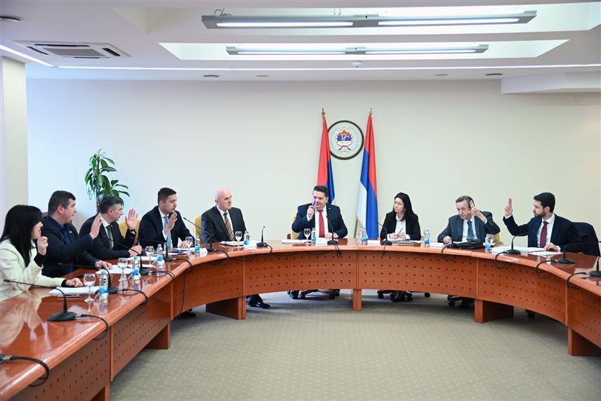 БАЊАЛУКА, 245. МАРТА /СРНА/ - Одбор за уставна питања Народне скупштине Републике Српске у одговору Уставном суду Српске навео је да нема дискриминације у дијелу Закона о платама запослених у МУП-у који се односи на платне групе.