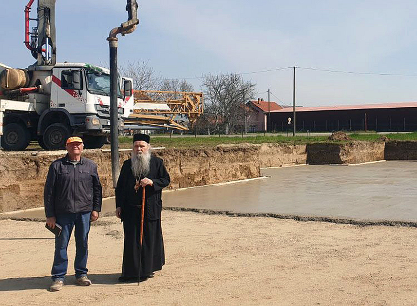 БИЈЕЉИНА, 24. МАРТА /СРНА/ - Његово високопреосвештенство митрополит зворничко-тузлански Фотије посјетио је данас градилиште новог Храма Светог Саве у Бијељини.