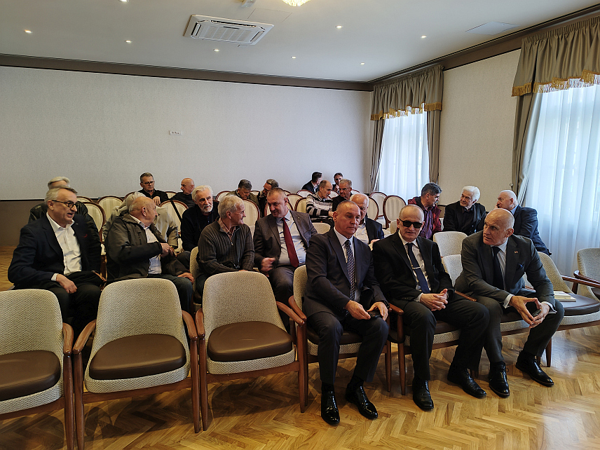 БАЊАЛУКА, 25. МАРТА /СРНА/ - Јавни форум који је данас организовало Удружење ветерана служби безбједности Републике Српске упутиће закључке надлежним институцијама да би се спријечили било какви потенцијални безбједносни инциденти.