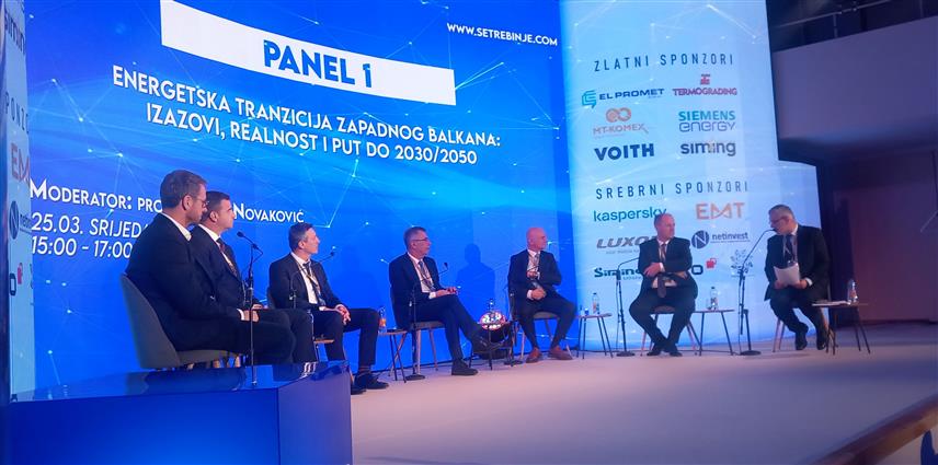 ТРЕБИЊЕ, 25. МАРТА /СРНА/ - Панел "Енергетска транзиција западног Балкана: изазови, реалност и пут до 2030/2050" који је одржан у оквиру Самита енергетике у Требињу.