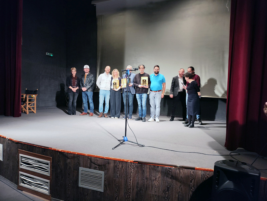 БРАТУНАЦ, 27. МАРТА /СРНА/ - Представа "Новембар" у извођењу словеначког позоришта из Шкофје Локе проглашена је за најбољу по оцјени жирија Деветог међународног фестивала Дани позоришта у Братунцу.