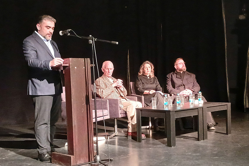 ИСТОЧНО НОВО САРАЈЕВО, 2. МАРТА /СРНА/ - Књижевном вечери вечерас је у Источном Новом Сарајеву завршена манифестација "Момо Капор: чувар адресе".