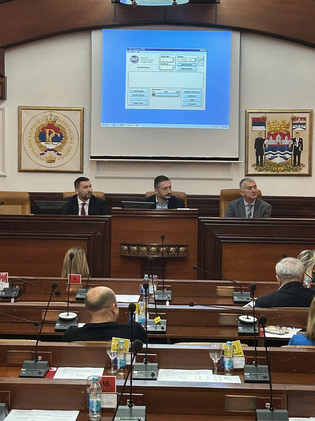 БАЊАЛУКА, 31. МАРТА /СРНА/ - Скупштина града Бањалука на данашњем ванредном засједању разматра предложено поскупљење одвоза смећа.