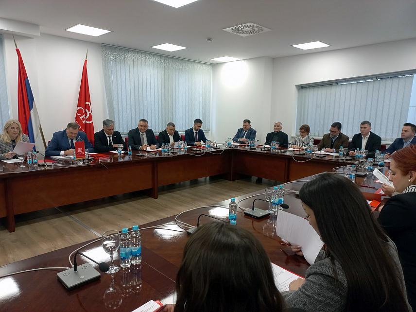 БАЊАЛУКА, 31. МАРТА /СРНА/ - Сједница Предсједништва СНСД-а почела је данас у Бањалуци.