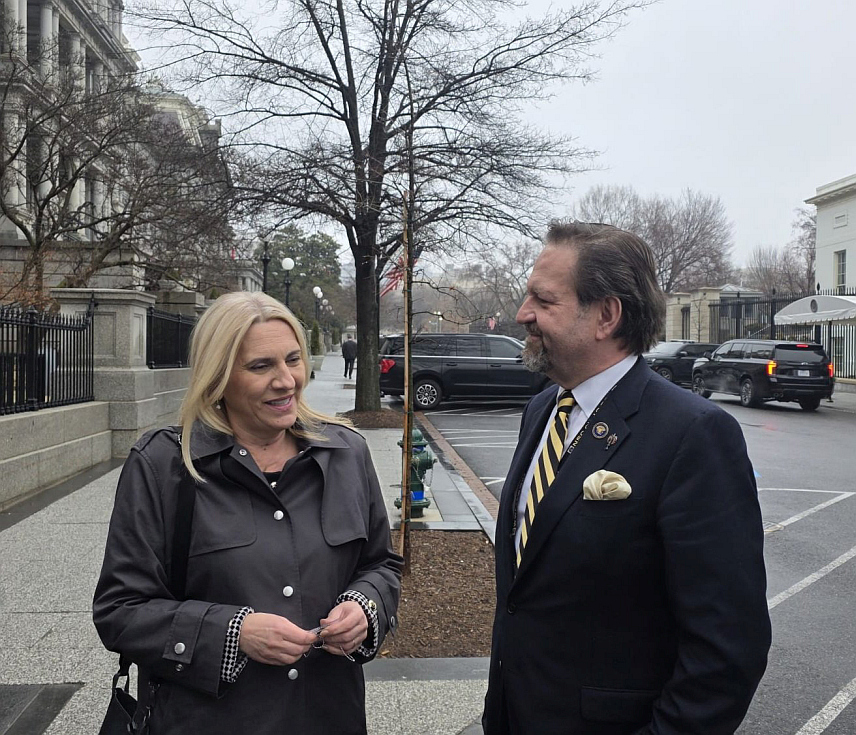 ВАШИНГТОН, 3. МАРТА /СРНА/ - Српски члан Предсједништва БиХ Жељка Цвијановић састала се у Вашингтону са вишим директором за борбу против тероризма у Савјету за националну безбједност САД Себастијаном Горком.