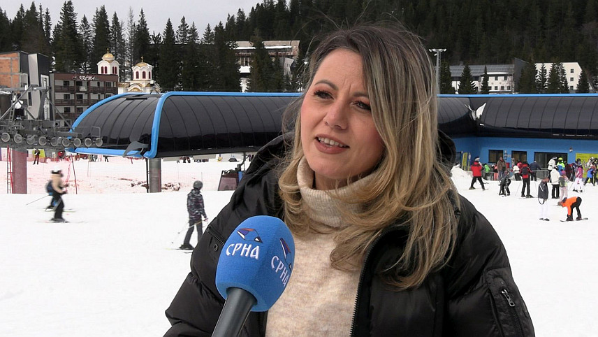 ЈАХОРИНА, 3. МАРТА /СРНА/ - Олимпијски центар "Јахорина" ушао је у 92. дан скијања, потврђујући обећање дато на почетку сезоне и то сигурних 90 дана на стазама, а неки се туристи враћају и по неколико пута, рекла је Срни директор за сектор ИТ, продају и маркетинг овог центра Соња Данојлић Јовановић.