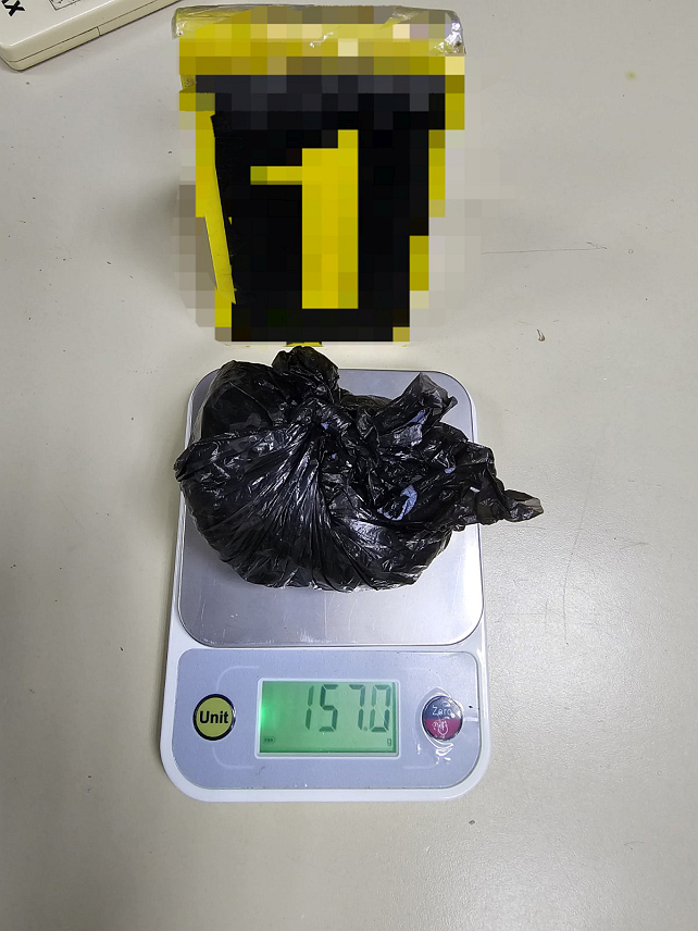 БИЈЕЉИНА, 4. МАРТА /СРНА/ - Бијељинац чији су иницијали О.Б. /42/ ухапшен је након што је код њега пронађено 157 грама дроге спид, саопштено је из Полицијске управе Бијељина.