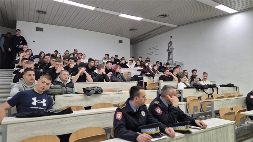 БАЊАЛУКА, 6. МАРТА /СРНА/ - Министарство унутрашњих послова /МУП/ Републике Српске организовало је уз подршку Агенције ЕУ за обуке у области спровођења и јачања законодавства /ЦЕПОЛ/, обуку о теми "Трговина наркотицима".