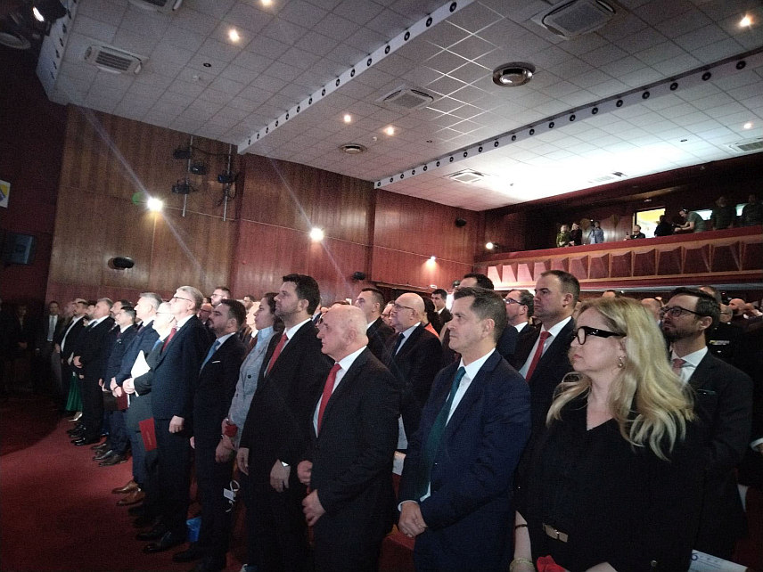 БРЧКО, 9. МАРТА /СРНА/ - Свечана академија у Брчком поводом обиљежавања 26 година постојања Брчко дистрикта, којој присуствују бројни званичници Републике Српске.