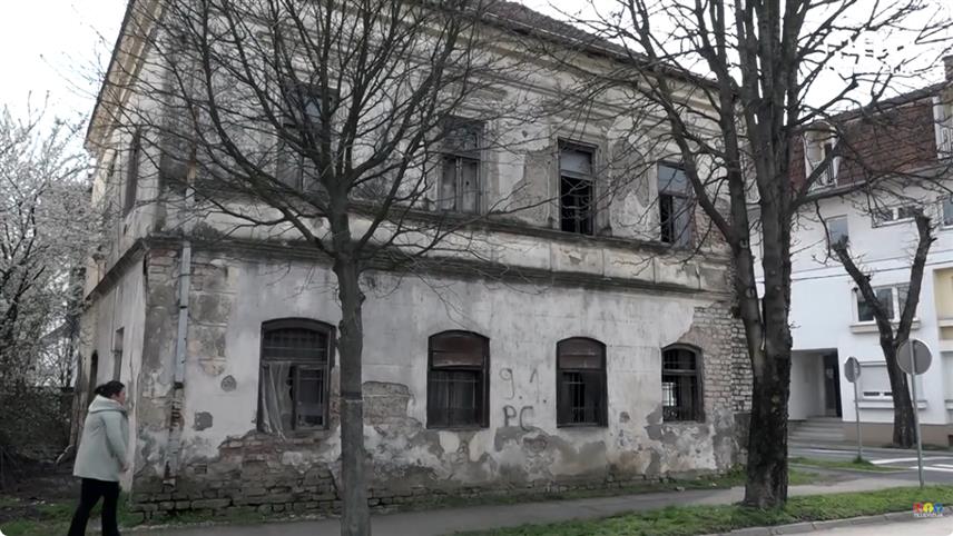 ШАМАЦ, 9. МАРТА /СРНА/ - У општини Шамац од почетка године уклоњено је 12 објеката опасних за безбједност становника, рекла је Срни начелник општинског Одјељења за просторно уређење и стамбено-комуналне послове Ведрана Михаљчић.