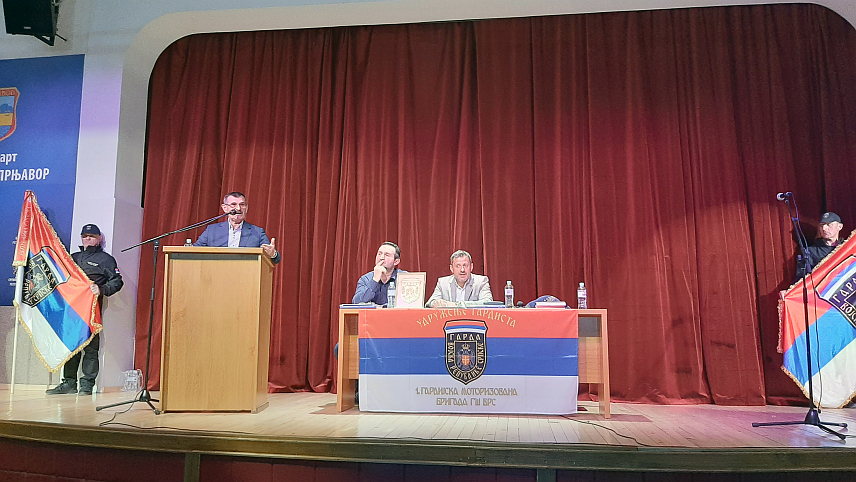 ПРЊАВОР, 9. МАРТА /СРНА/ - Удружење гардиста Прве гардијске моторизоване бригаде Главног штаба Војске Републике Српске промовисало је вечерас у Прњавору монографију "Гарда - душа Републике Српске", аутора Жељка Дакића.