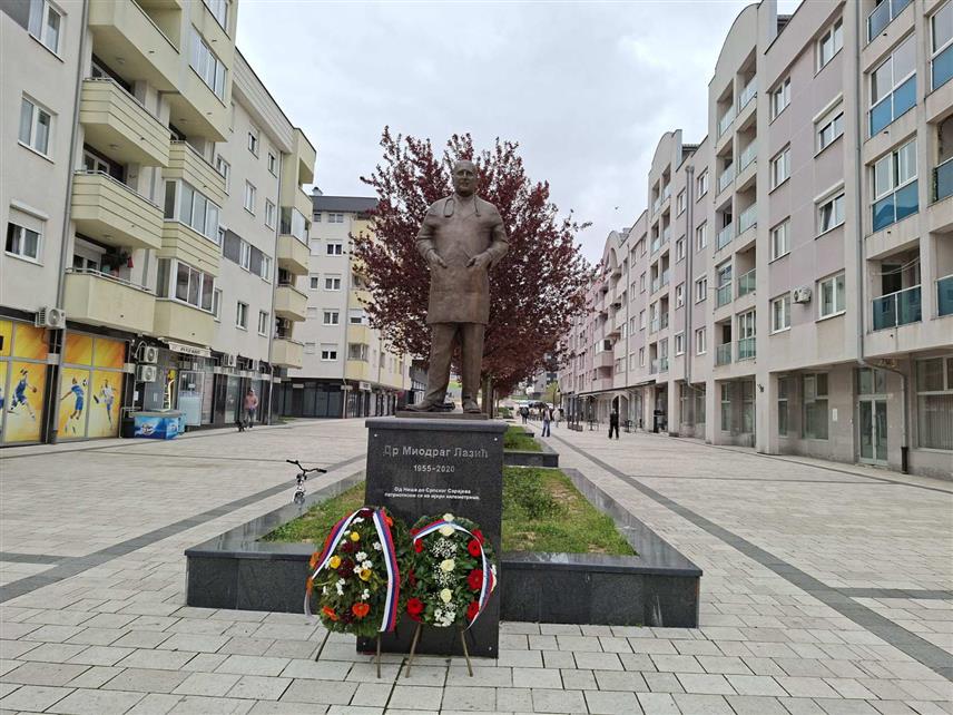 ИСТОЧНА ИЛИЏА, 14. АПРИЛА /СРНА/ - У Источној Илиџи је данас обиљежено шест година од смрти доктора Миодрага Лазића, који је током Одбрамбено-отаџбинског рата спасио велики број живота у Републици Српској Крајини и Републици Српској.