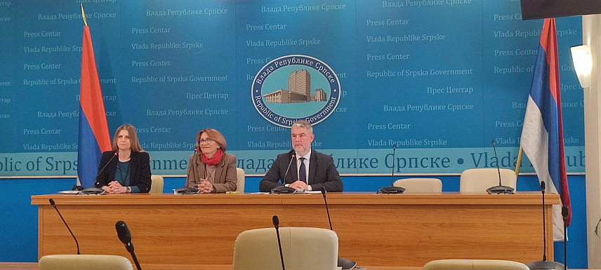 БАЊАЛУКА, 14. АПРИЛА /СРНА/ - Министар здравља и социјалне заштите Републике Српске Ален Шеранић и директор Фонда солидарности за дијагностику и лијечење обољења, стања и повреда дјеце у иностранству Јасминка Вучковић на конференцији за новинаре у Бањалуци.