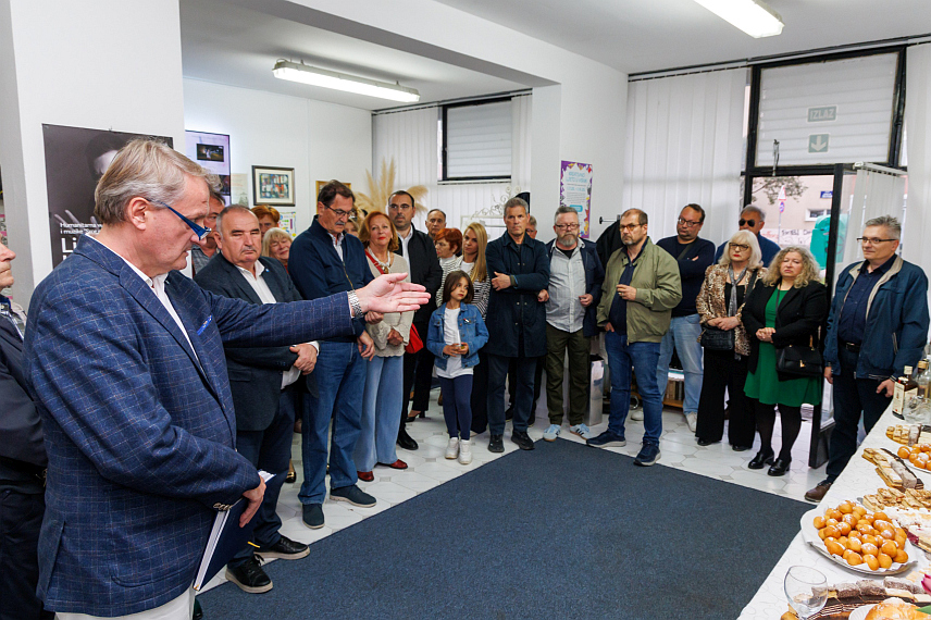 СПЛИT, 14. АПРИЛА /СРНА/ - Вијеће српске националне мањине у Сплиту организовало је пријем поводом највећег хришћанског празника Васкрса на којем је указано на важност очувања традиције и културе српске заједнице на овом подручју.