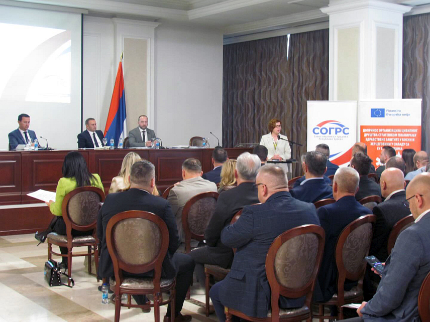 БАЊАЛУКА, 16. АПРИЛА /СРНА/ - Сједница Предсједништва и скупштина Савеза општина и градова Републике Српске одржана данас у Бањалуци.